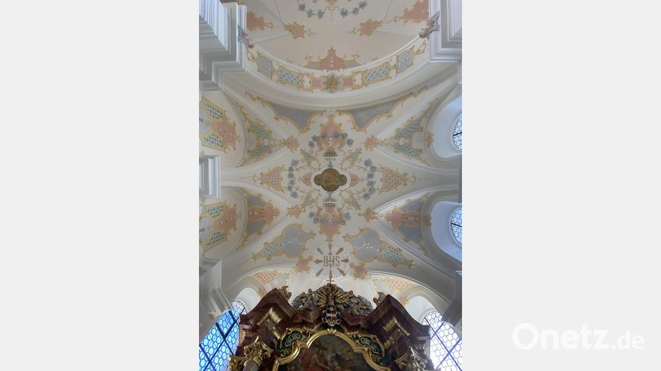 So schön wurde das Gewölbe über dem Hochaltar gestaltet. Bild: gri