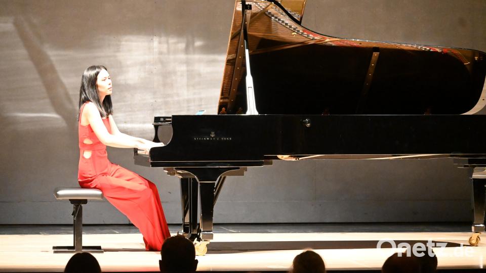 Ein hoch virtuoses Programm hatte die Pianistin Mona Asuka mitgebracht. Bild: kki