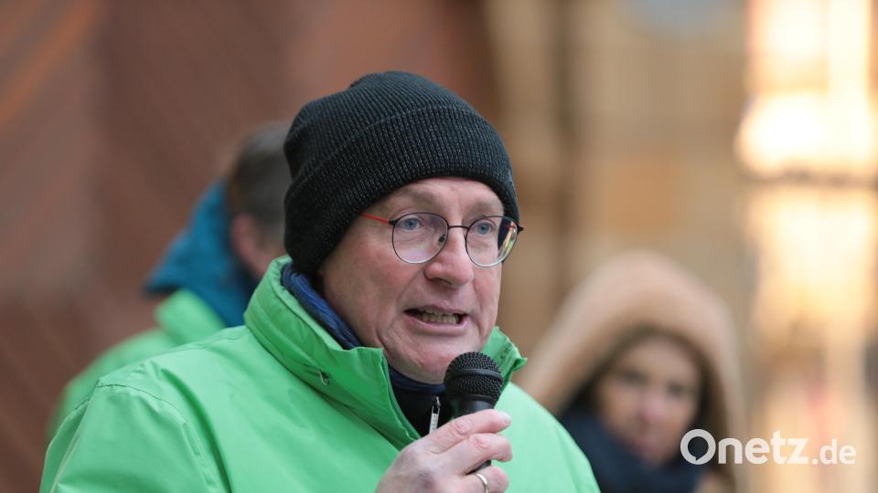 Günther Sparrer von Greenpeace Weiden auf der Fridays-for Future-Kundgebung. Bild: Wolfgang Steinbacher