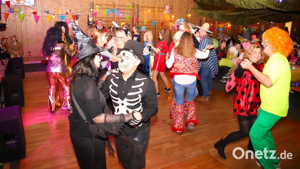 Impressionen vom Faschingsball in Etzenricht Bild: war