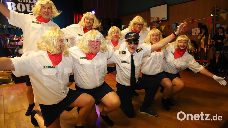 Beste Stimmung boten die beiden Showtanzgruppen des Sportvereins. Bild: war