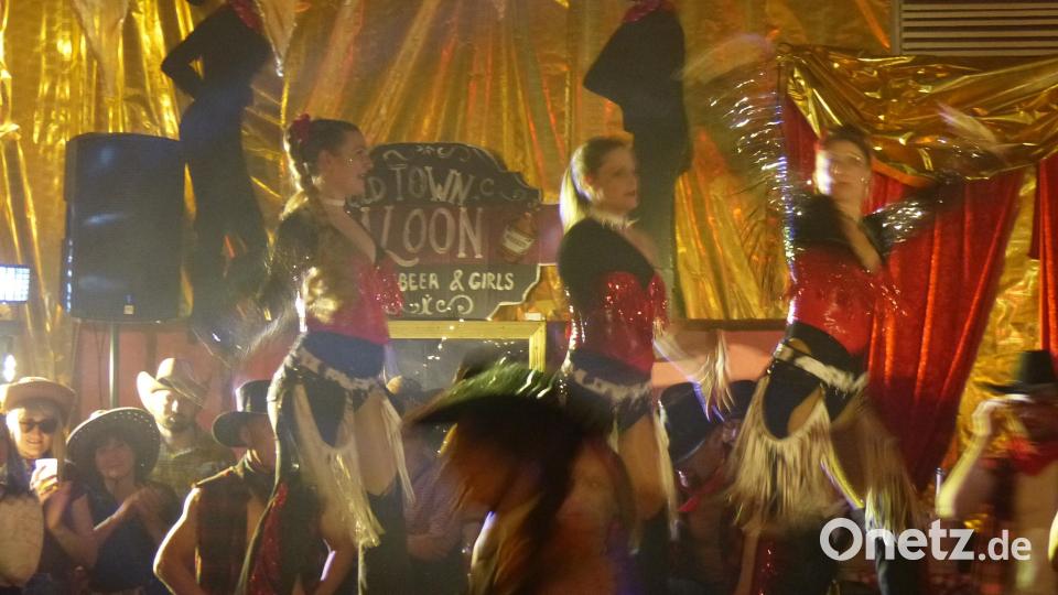 Die &quot;Senioritas&quot; zeigen beim Faschingsball des SV Kohlberg ihr Können. Bild: hme