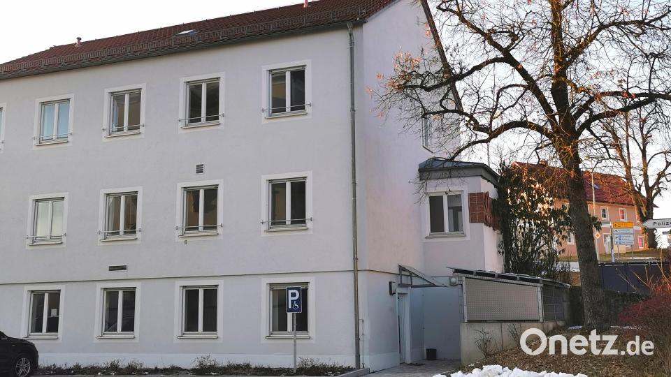 Die Stadtkapelle kann die Kellerräume in der Bezirksamtstraße 7 (ehemalige Zulassungsstelle) als Übergangsdomizil nutzen. Bild: Portner