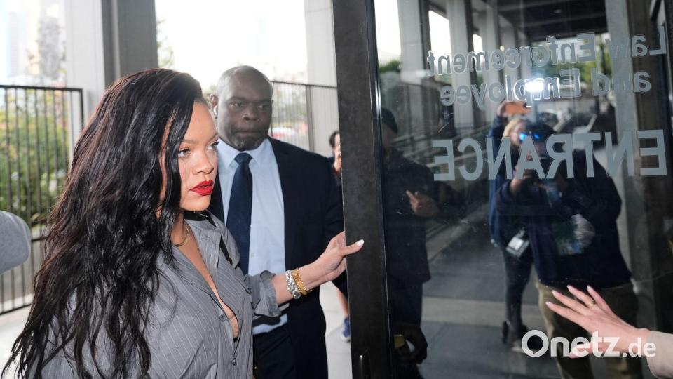 Sängerin Rihanna wohnte der Urteilsverkündung bei. Bild: Damian Dovarganes/AP/dpa