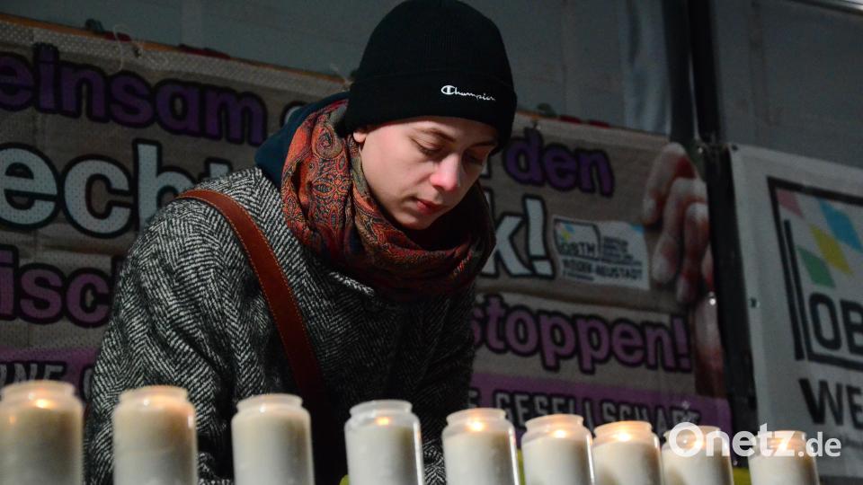 Für jedes Opfer in Hanau wurde eine Kerze entzündet. Bild: Kunz