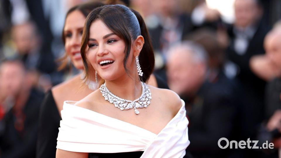 Schauspielerin und Sängerin Selena Gomez hilft ebenfalls bei der Oscar-Gala. (Archivbild) Bild: Vianney Le Caer/Invision/AP/dpa