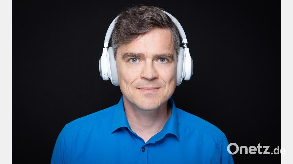 Henning Schmidtke präsentiert am 15. März auf der Kleinkunstbühne der Futura in seinem aktuellen Programm 30 Gründe, warum die Welt heute besser ist als früher. Bild: Stefan Mager