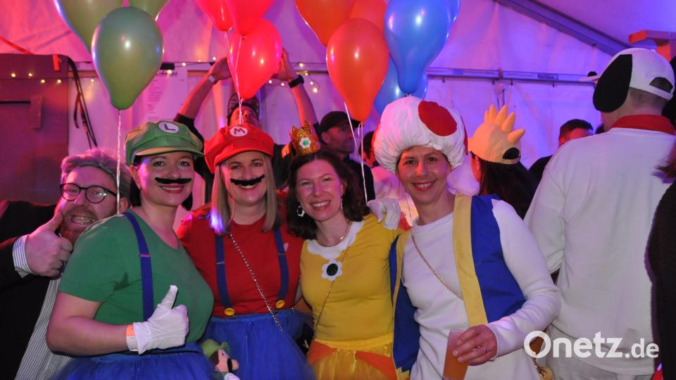 Tolle Masken gibt`s beim Weiberfasching mit Maskenprämierung. Archivbild: ak
