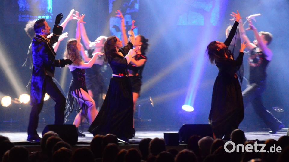 Das Ensemble zeigte eine unglaubliche Vielfallt. Auch das Musical &quot;Tanz der Vampire&quot; war zu sehen. Bild: Kunz