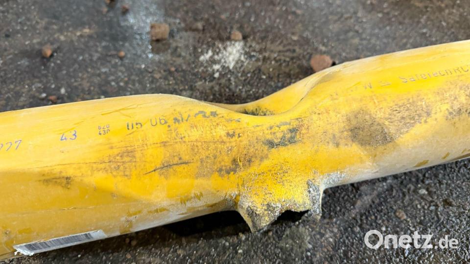 Hier ist das Leck: Die gelbe Gasleitung wurde durchgeschossen. Bild: FFW Schnaittenbach