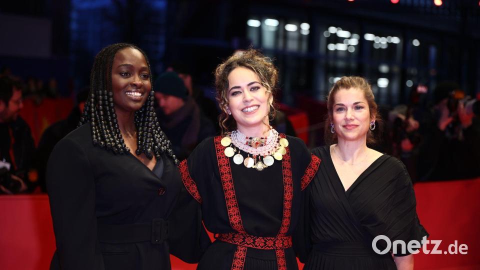 Die Jury der Sektion Perspectives: Aïssa Maïga (l-r), Meryam Joobeur und María Zamora. Bild: Christoph Soeder/dpa