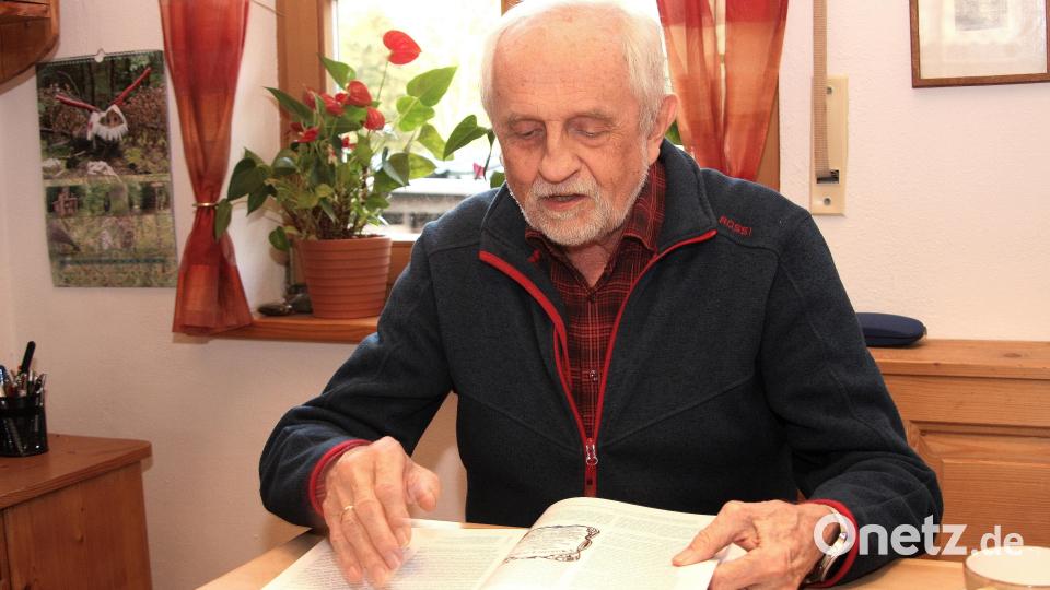 In seiner Eigenschaft als Heimatforscher und Chronist ist Adalbert Busl auch Mitautor verschiedener Bücher. Bild: wro