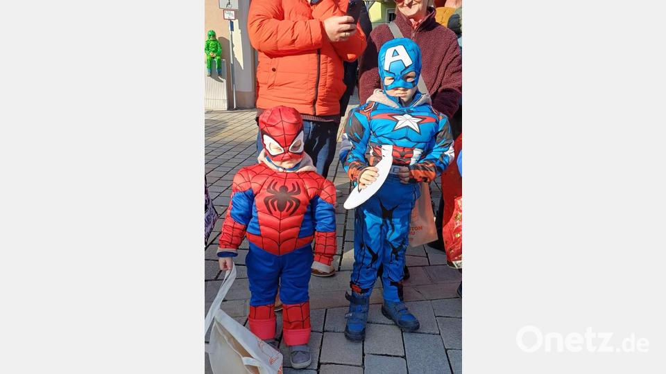 Auch Spider-Man und Captain America hatten sich unter das Publikum gemischt. Bild: u