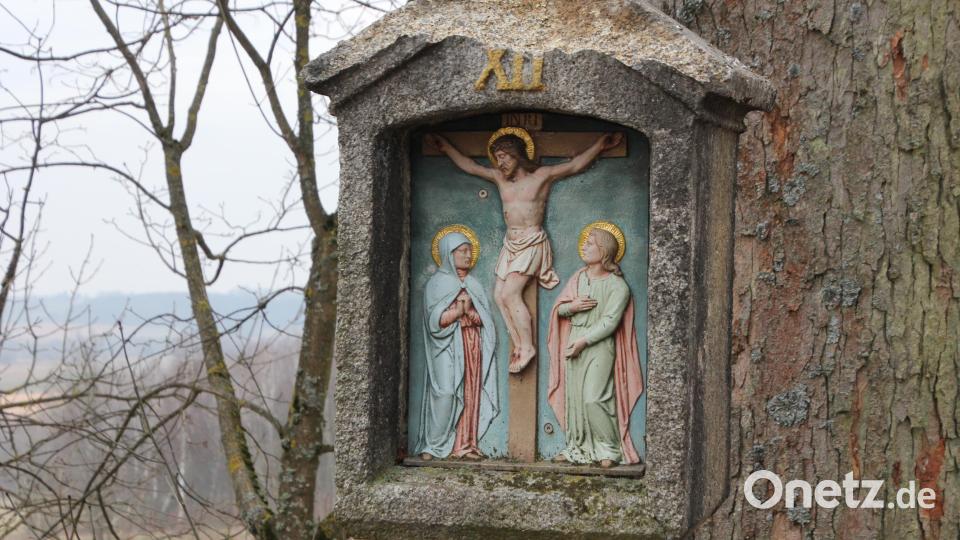 Die gusseisernen Kreuze wurden aus den Kreuzwegstationen herausgeschlagen. Bild: kro