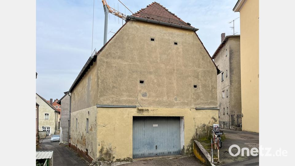 Das Anwesen Ballhausgasse 1 in der Amberger Altstadt war bisher noch nie Wohnhaus. Das soll sich wohl ändern, weshalb die Bauverwaltung eine Reform der Baugestaltungssatzung wollte. Bild: Petra Hartl