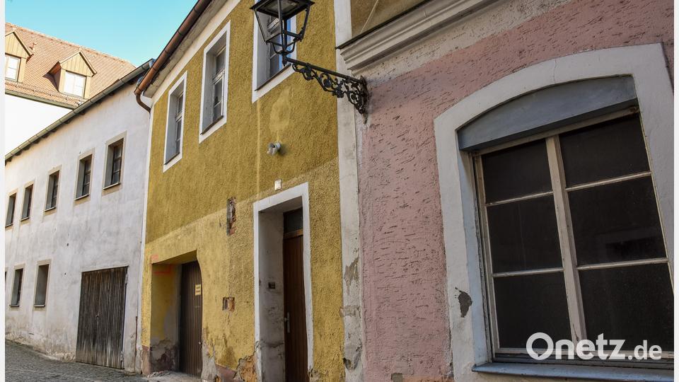 Das Gebäude Haberlochgäßchen ganz links im Bild war ebenfalls immer ein Wirtschaftsgebäude. Aus diesem Grund soll die Belichtung des Dachgeschosses hier ebenfalls über liegende Dachfenster erfolgen. Bild: Stephan Huber