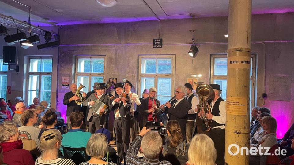 Im Seidel-Saal ging es noch halbwegs gesittet und musikalisch fehlerlos zu. Bild: ge
