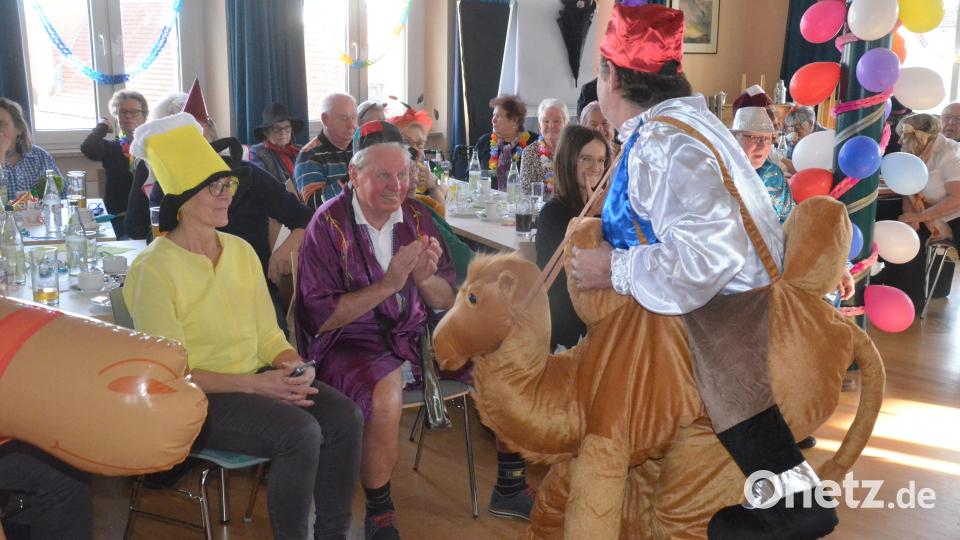 Ein Mann und sein Kamel: Natürlich gab es auch einiges zum Lachen. Bild: Kunz
