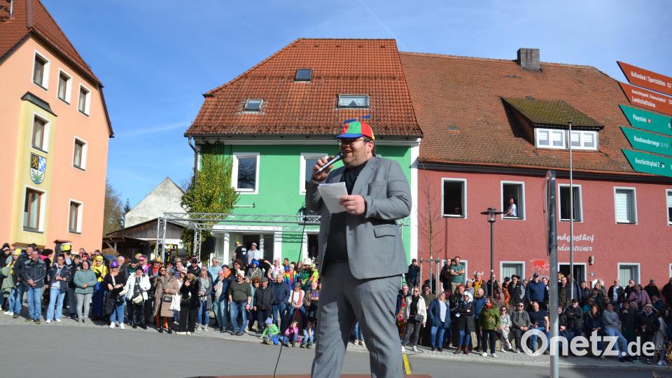 Durchs Programm führte in fernsehreifer Manier Peter Wittmann (Boderpeder). Bild: gi