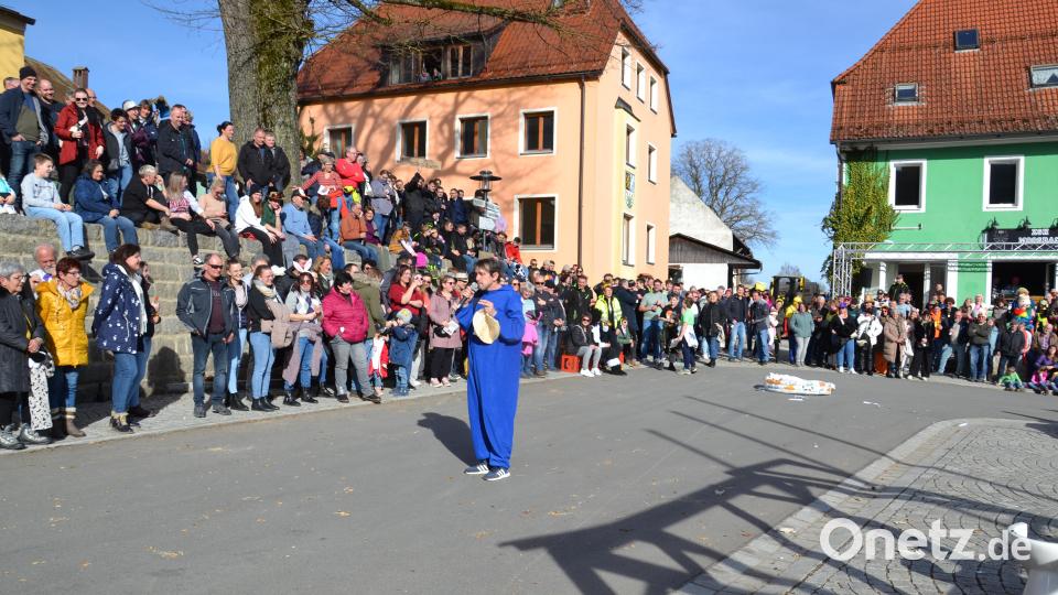 Für Heiterkeiten zwischen den Stücken sorgte immer wieder Adolf Hammerl. Bild: gi