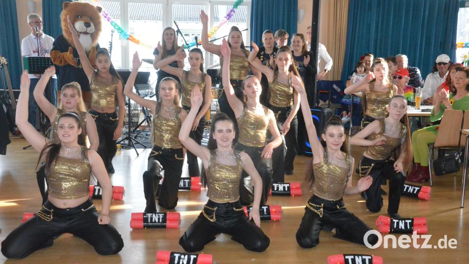 Die Jugendgarde von &quot;Dance Unlimited&quot; beim Showtanz. Bild: Kunz