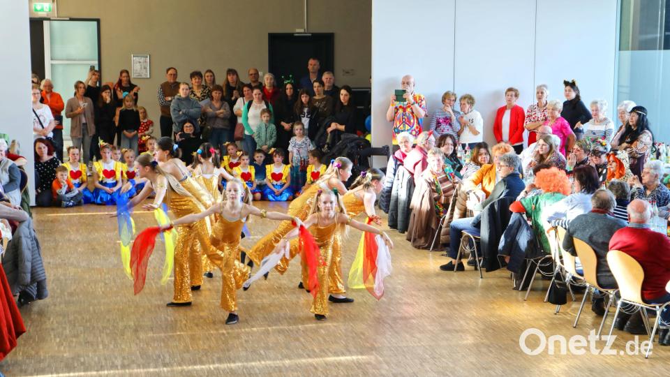 TSV Tanzgruppe begeistert die Senioren. Bild: Jochen Neumann