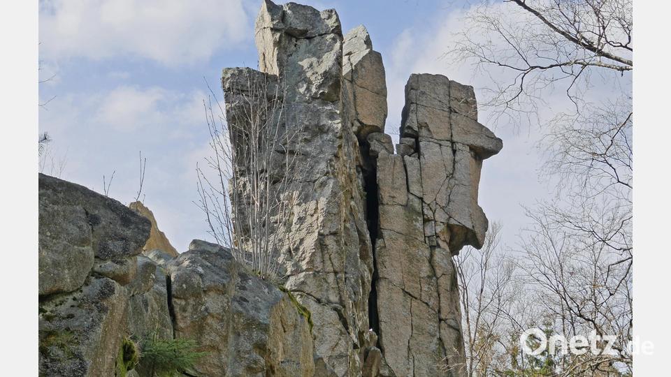 Der Naturpark Steinwald möchte ein Naturparkzentrum realisieren. Am Mittwoch soll die Standortentscheidung fallen. Zwei Standorte stehen zur Wahl. Das Bild zeigt die Zipfeltanne, eine bekannte Felsformation. Sie kommt als Standort natürlich nicht in Frage. Archivbild: tr