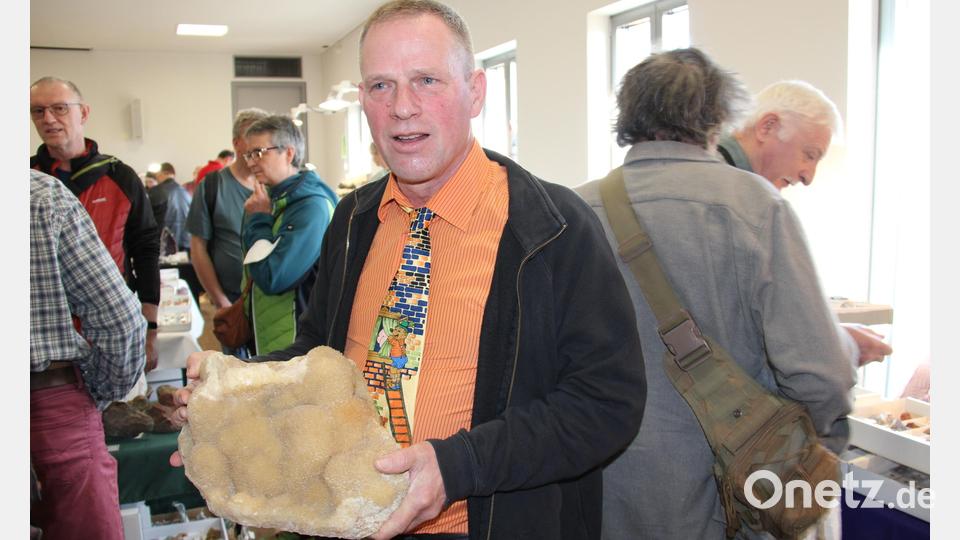 Ein besonderes Stück Calcit erwarb Frank Riedel aus Plauen. Bild: prh