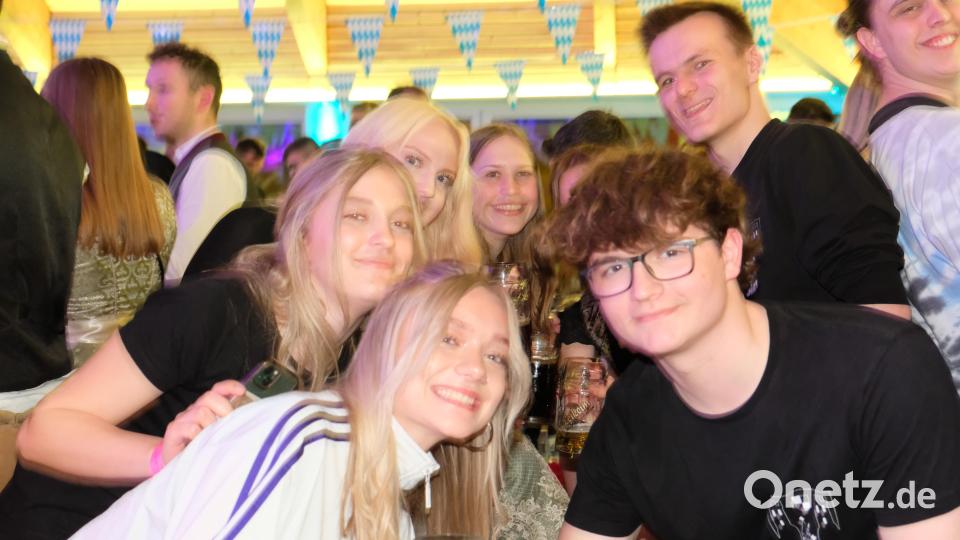Auch das &quot;schwache Geschlecht&quot; schätzt mittlerweile die Starkbierfeste. Bild: do