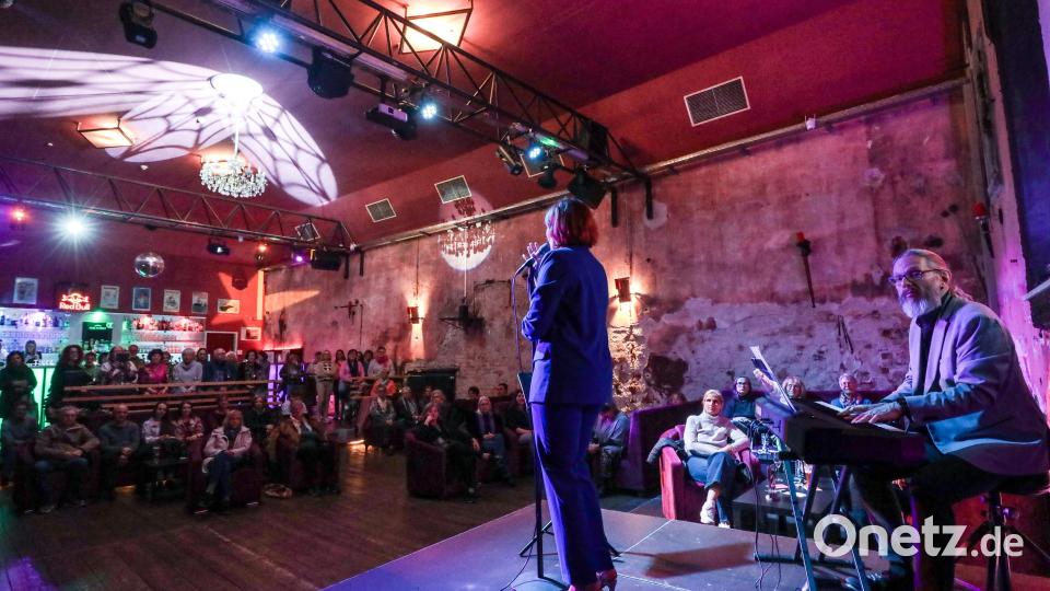 &quot;Rebellinnen&quot; hieß das Konzert mit Sängerin Laura Mann und Oliver Lederer am E-Piano anlässlich des Internationalen Frauentages im Club Lavida. Bild: Wolfgang Steinbacher