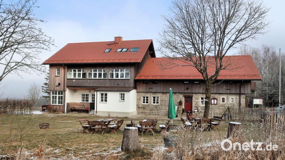 Der Naturpark Steinwald plant erneut die Einrichtung eines Naturparkzentrums. Ein Standort wäre dabei eine Anbindung direkt an das Marktredwitzer Haus (Bild) in Hohenhard Bild: bsc