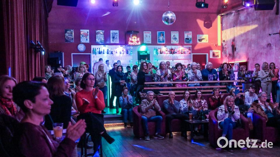 &quot;Rebellinnen&quot; hieß das Konzert mit Sängerin Laura Mann und Oliver Lederer am E-Piano anlässlich des Internationalen Frauentages im Club Lavida. Bild: Wolfgang Steinbacher