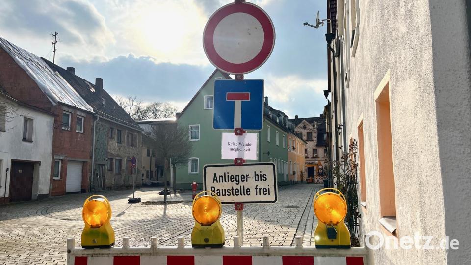 In der Altstadt Grafenwöhr sind mehrere Straßen vollgesperrt. Bild: Gabi Schönberger