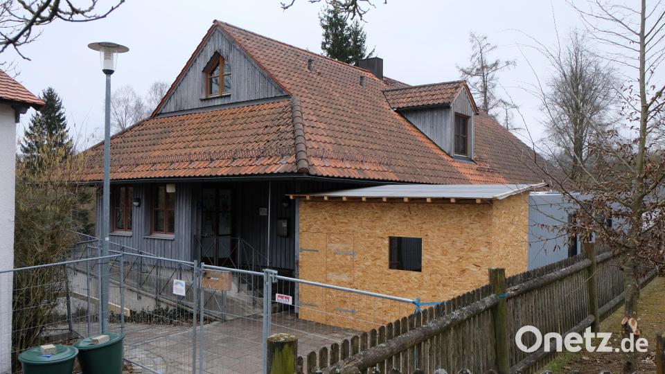 Noch müssen die Kinder im vergrößerten Gemeindehaus Vorlieb nehmen, doch auch sie sind zuversichtlich, im Herbst das erweiterte und sanierte Gebäude des Kindergartens beziehen zu können. Bild: le