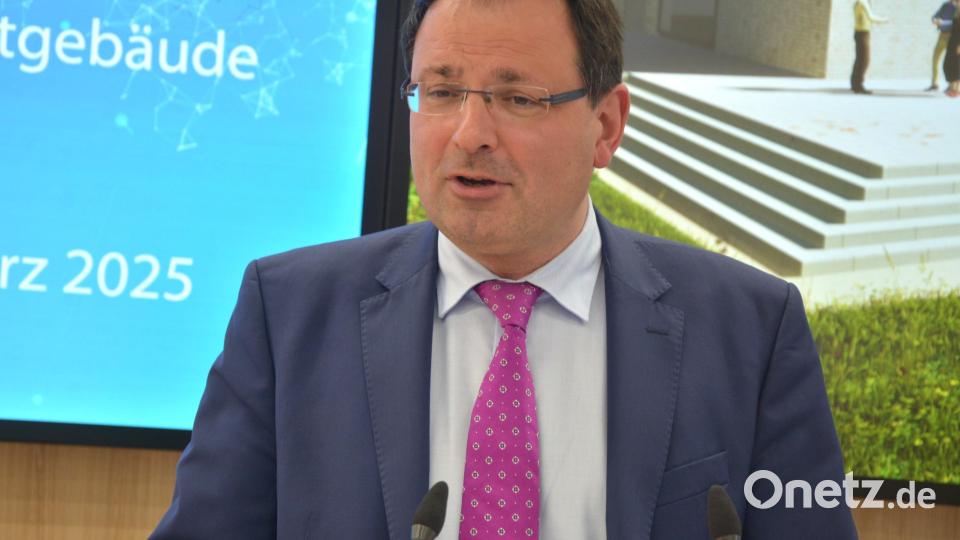 Finanz- und Heimat-Staatssekretär Martin Schöffel hatte als gebürtiger Fichtelgebirgler in Waldsassen fast ein Heimspiel. Bild: jr