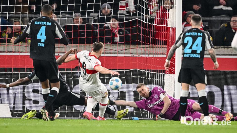 Das 1:0 für den VfB: Ermedin Demirovic trifft aus kurzer Distanz. Bild: Harry Langer/dpa