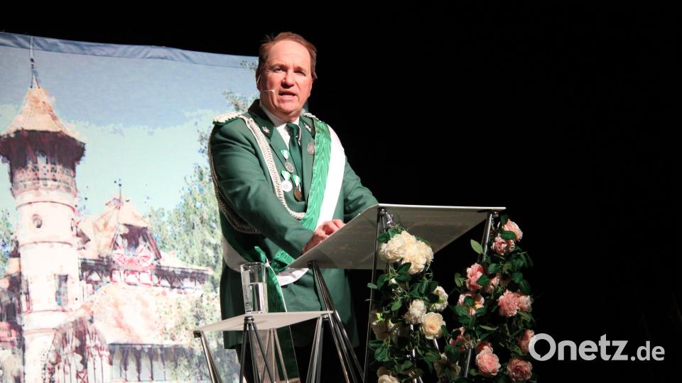 Wolfgang Krebs, der Meister der Parodie, träumt in seinem Programm &quot;Bavaria first!&quot; vom Königreich Bayern. In Windeseile schlüpft er in die Rollen bekannter Politiker wie Markus Söder, Edmund Stoiber, Hubert Aiwanger, Horst Seehofer oder Robert Habeck und zeichnet diese überzeugend und sehr humorvoll nach. Bild: prh