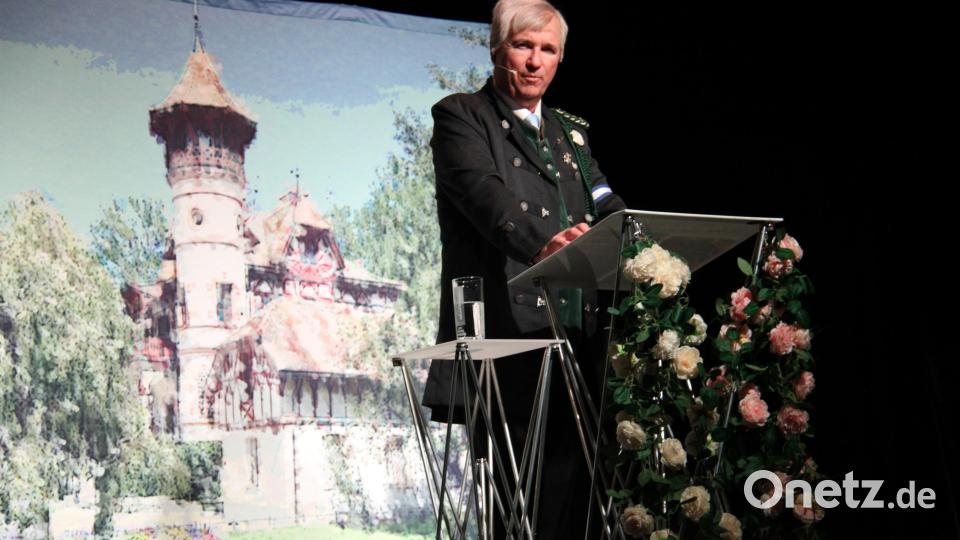 Wolfgang Krebs, der Meister der Parodie, träumt in seinem Programm &quot;Bavaria first!&quot; vom Königreich Bayern. In Windeseile schlüpft er in die Rollen bekannter Politiker wie Markus Söder, Edmund Stoiber, Hubert Aiwanger, Horst Seehofer oder Robert Habeck und zeichnet diese überzeugend und sehr humorvoll nach. Bild: prh