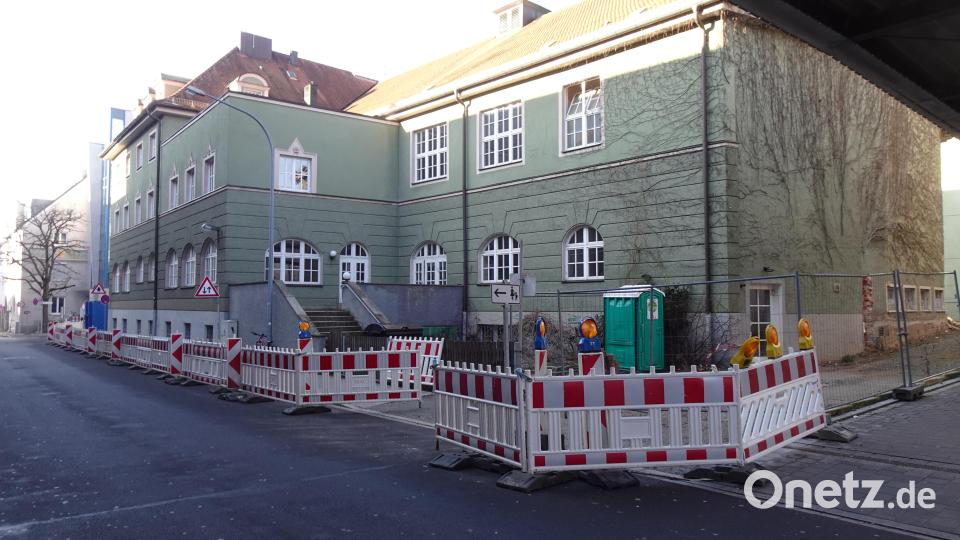 Rund um das Evangelische Vereinshaus sind die Anzeichen für den gerade gestarteten Abbruch unverkennbar. Bild: ui