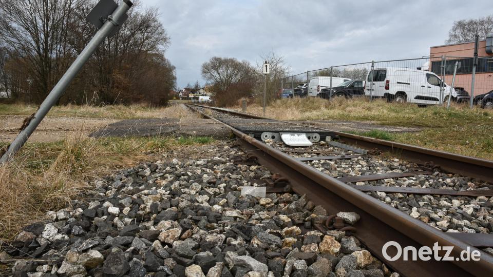 Der Bahnübergang &quot; Am Rohrweiher&quot; in Amberg, soll saniert werden. Bild: Stephan Huber