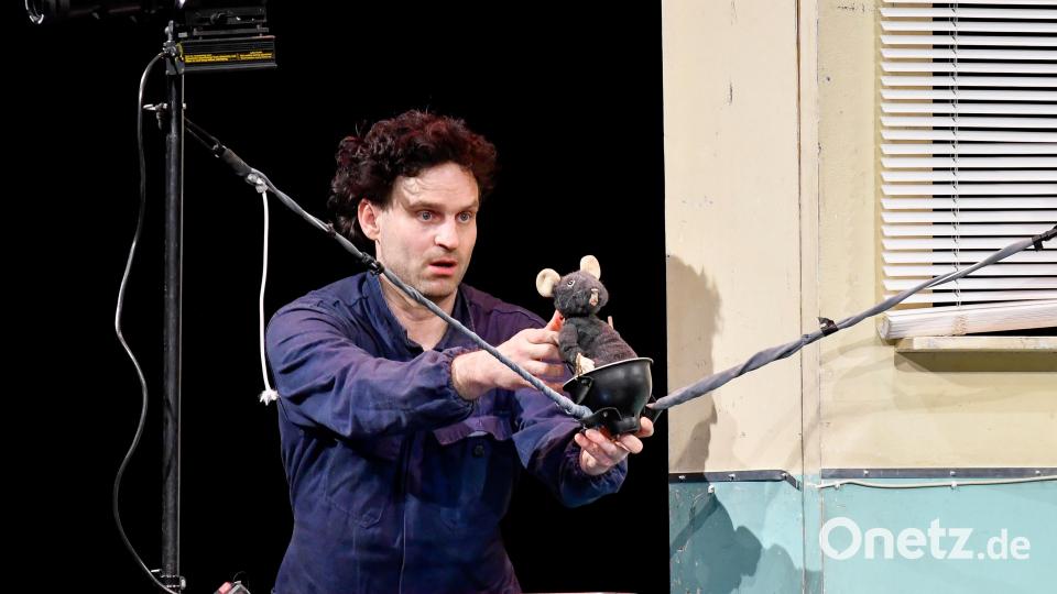 Das Kindertheaterfestival 2025 ist eröffnet. Zum Auftakt gab es am Sonntag, 16. März, der Siegerstück von 2024 zu sehen: &quot;Armstrong, die abenteuerliche Reise einer Maus zum Mond&quot;. Bild: Petra Hartl