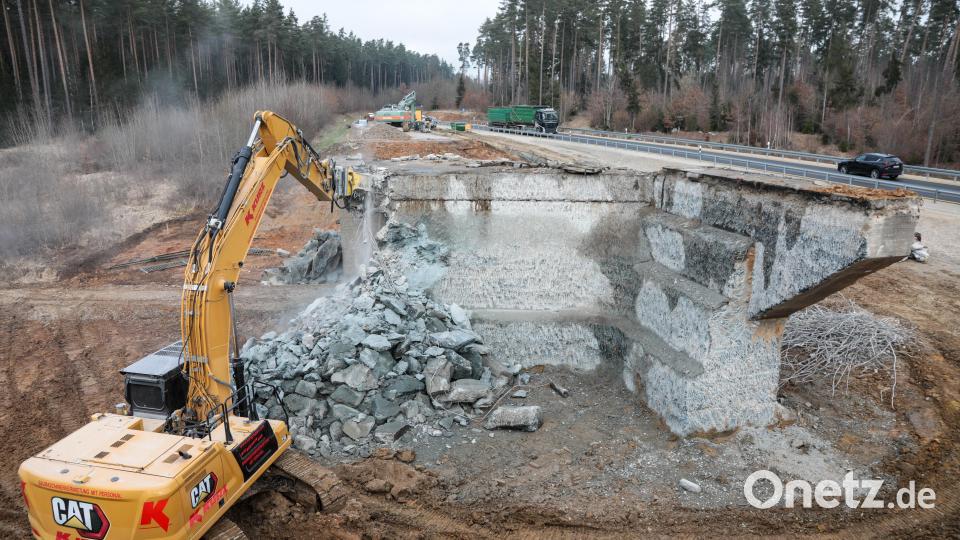 Die &quot;Wolfsgrube-Brücke&quot; auf der B 85 zwischen Kropfersricht und Sulzbach-Rosenberg muss einem neuen Bauwerk weichen. Bild: Wolfgang Steinbacher