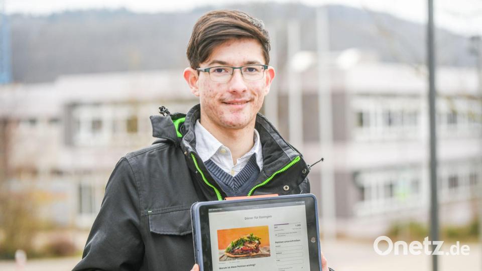 In einer Petition hat Lucas Fuchs rund 580 Unterschriften für einen Dönerstand in Essingen gesammelt. Bild: Jason Tschepljakow/dpa