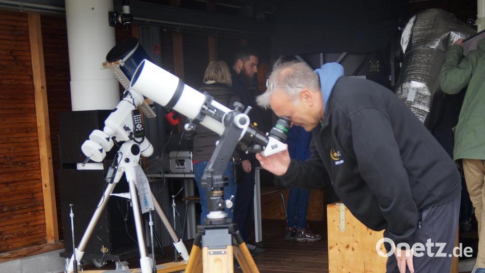 Die Teleskope stehen den ganzen Tag für einen Blick in den Himmel zur Verfügung. Bild: wel