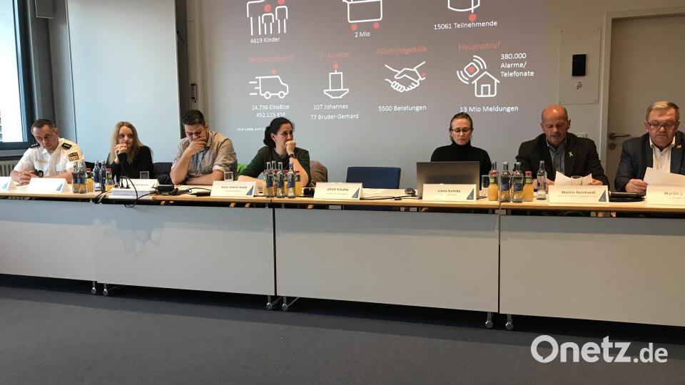 Das Podium war meist achtköpfig besetzt. Bild: mma