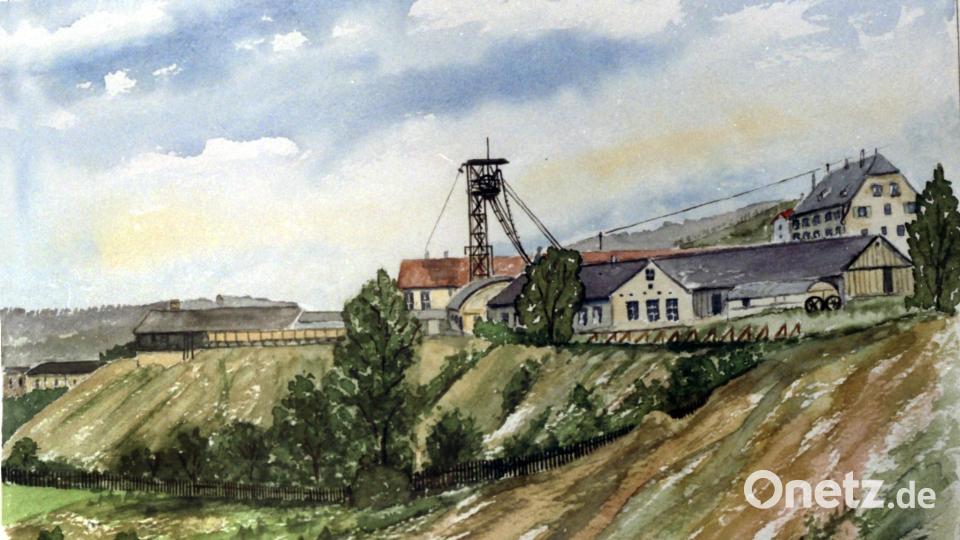 Der Klenzeschacht im Grubenfeld Karoline war viele Jahre das wichtigste Bergwerk in Sulzbach-Rosenberg. Bis 1958 wurden dort täglich bis zu 2000 Tonnen Eisenerz gefördert. 1000 Bergleute fuhren dort jeden Tag in die Grube ein. Obwohl diese glorreiche Zeit des Bergbaus längst vorbei ist, rückt die Stadt Sulzbach-Rosenberg nun erneut in den Mittelpunkt der Bergbaugeschichte in Deutschland. Bild: Zeichnung: Hutterer/Repro: Andreas Royer