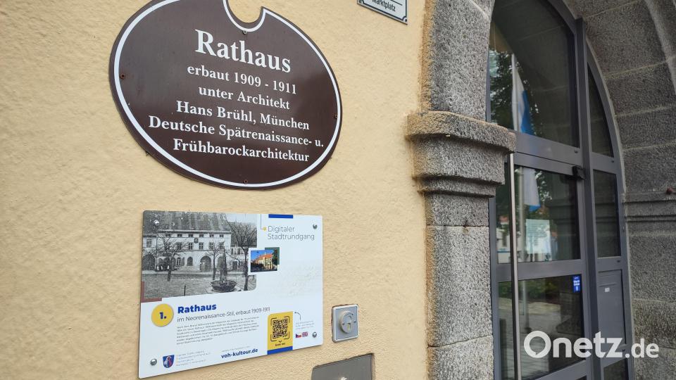 In Vohenstrauß ist seit Kurzem ein Digitaler Stadtrundgang möglich. Auch die Installation einer digitalen Informationsstele am Rathaus Vorplatz wurde durch das Regionalbudget der ILE Naturparkland Oberpfälzer Wald gefördert. Archivbild: Lisa Scheck/Stadt Vohenstrauß