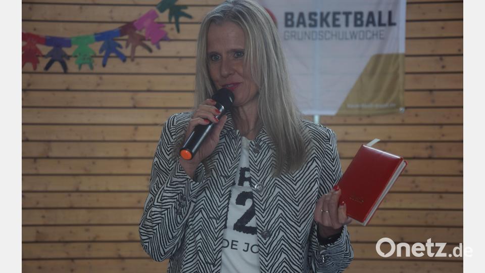 Ich will Menschen fischen und dafür werde ich mein Herz an die Angel hängen, sagte Rektorin Silke Heinzmann. Bild: fz