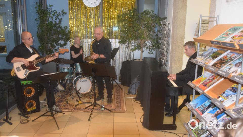 Bar-Jazz erklang am Freitagabend im Lesecafé der &quot;Regi&quot; mit der Band &quot;Blue-Note-Projekt&quot;. Bild: fz