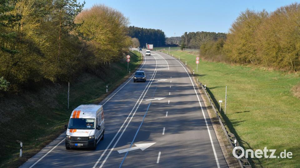 Entlang dem Autobahnzubringer, der Bundesstraße 299 zwischen Amberg und Ursensollen wird ein Radweg gebaut. Bild: Petra Hartl